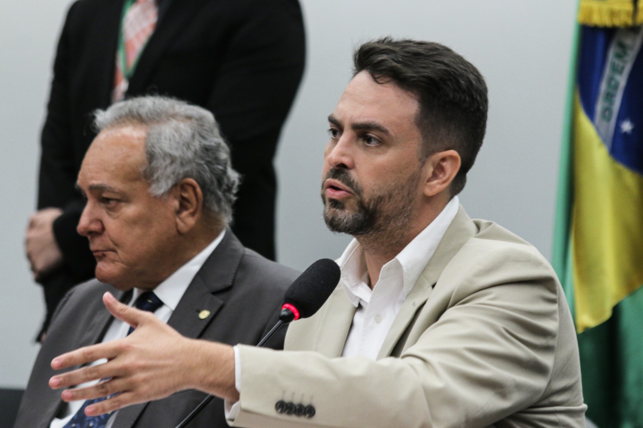 BALANÇO PARLAMENTAR: Léo Moraes mostra produção parlamentar e aproveita para felicitar os rondonienses