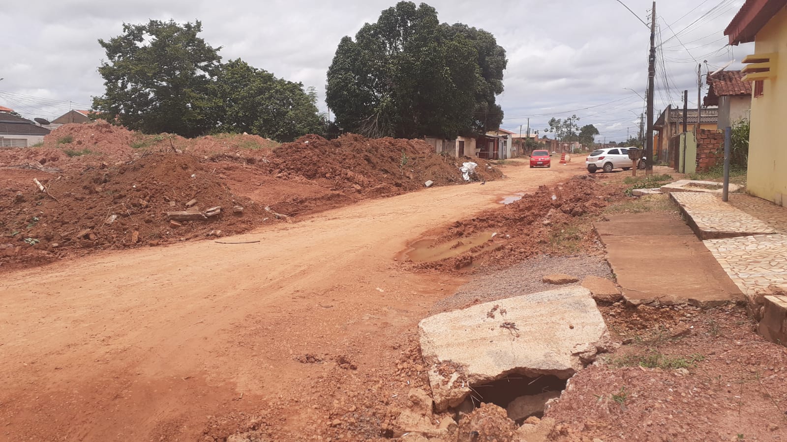 CALAMIDADE: Moradores dizem que obra na zona Norte está parada há 2 meses