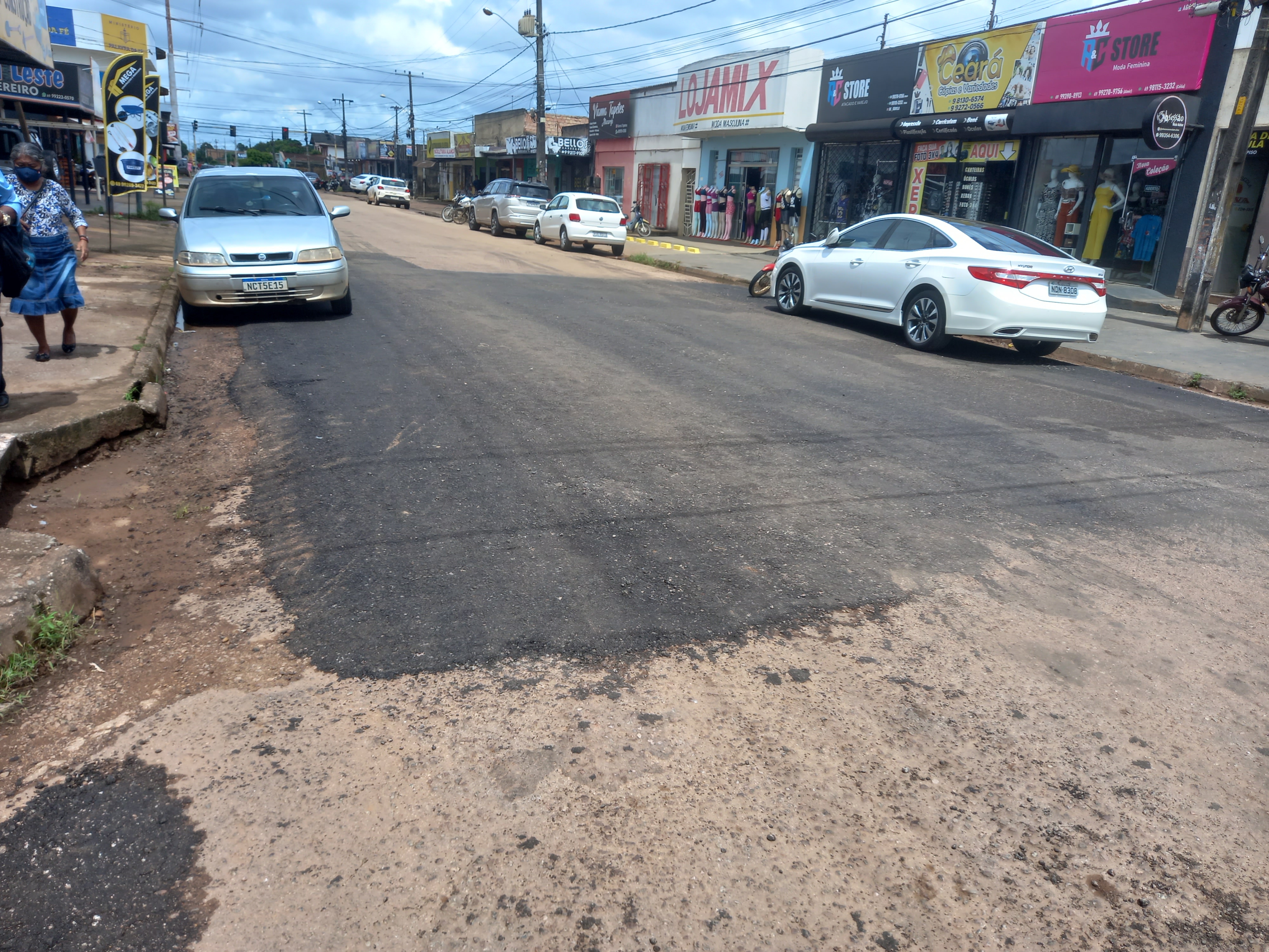 EDWILSON NEGREIROS: Prefeitura faz tapa-buracos na zona Leste após pedido de vereador