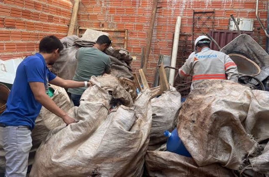 FIO DESENCAPADO: PM realiza operação em empresas de compra e venda de recicláveis 