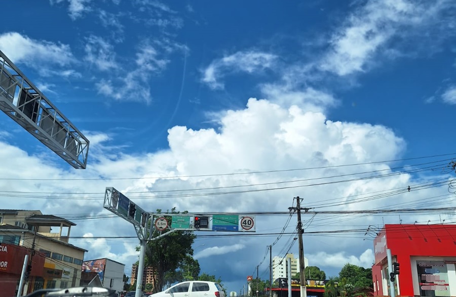 FAVORÁVEL: Sipam prevê muito sol e calor no sábado (13) em todo estado