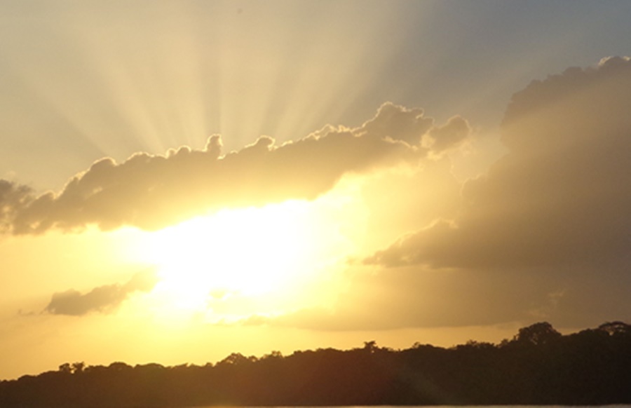 DÁ-LHE QUENTURA: Segunda-feira (19) com muito sol e calor em toda Rondônia