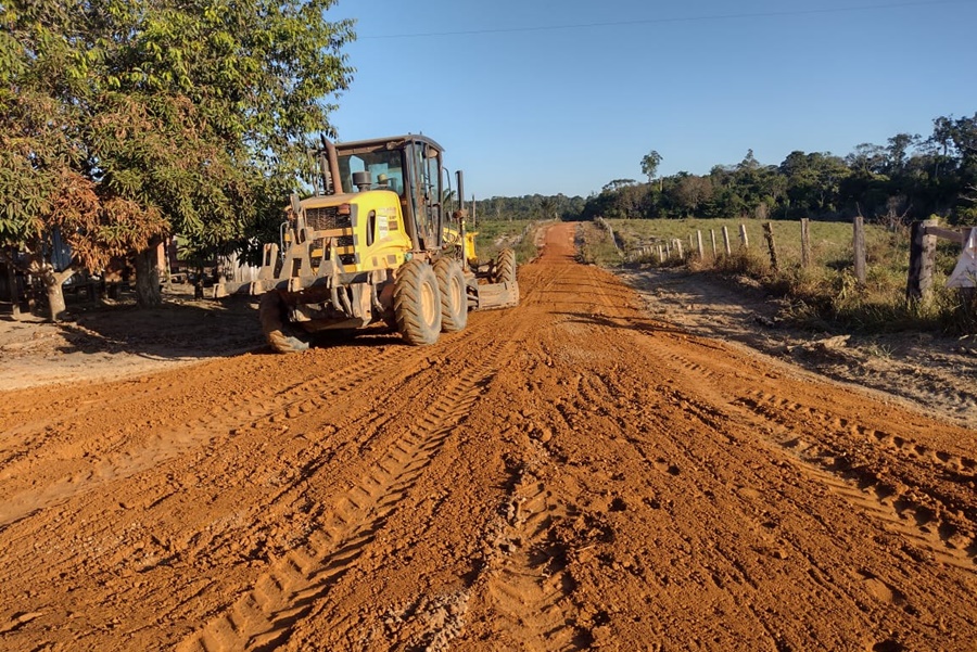 CANDEIAS DO JAMARI: Prefeito Toninho Cerejeiras entrega obras de recuperação do Travessão da 35/40 