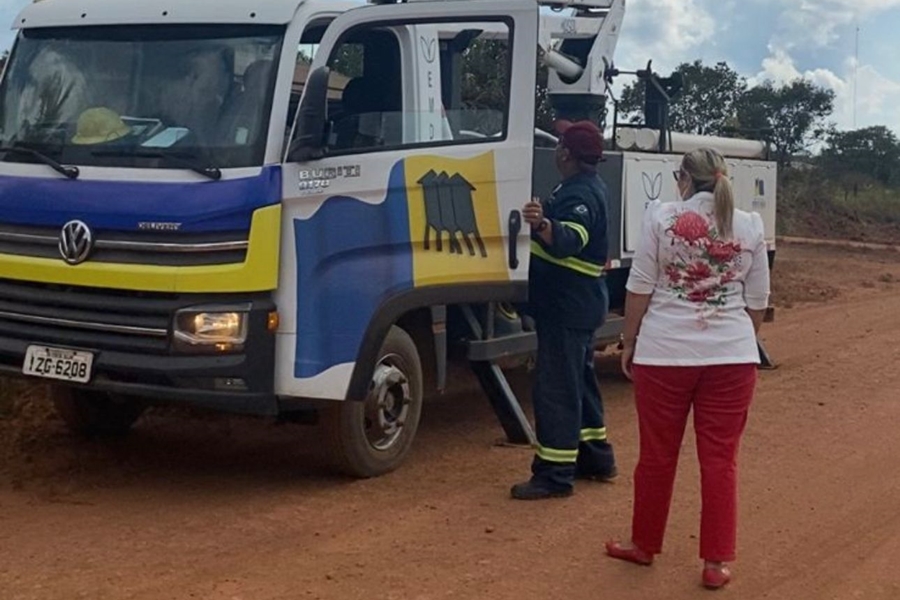 MÁRCIA SOCORRISTA: Vereadora visita Vila Franciscana e cobra conclusão de obra no posto de saúde 