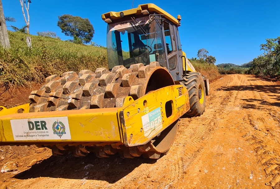 EM ALTA FLORESTA: Jean Oliveira reconhece trabalho de servidores do DER na Linha 47/5