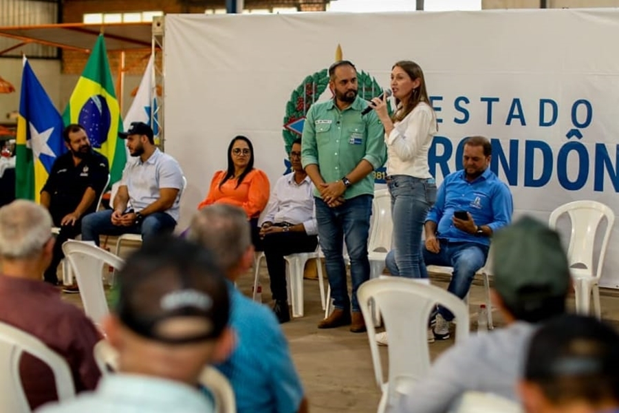 LEBRINHA: Municípios recebem equipamentos agrícolas e deputada anuncia mais R$2 milhões