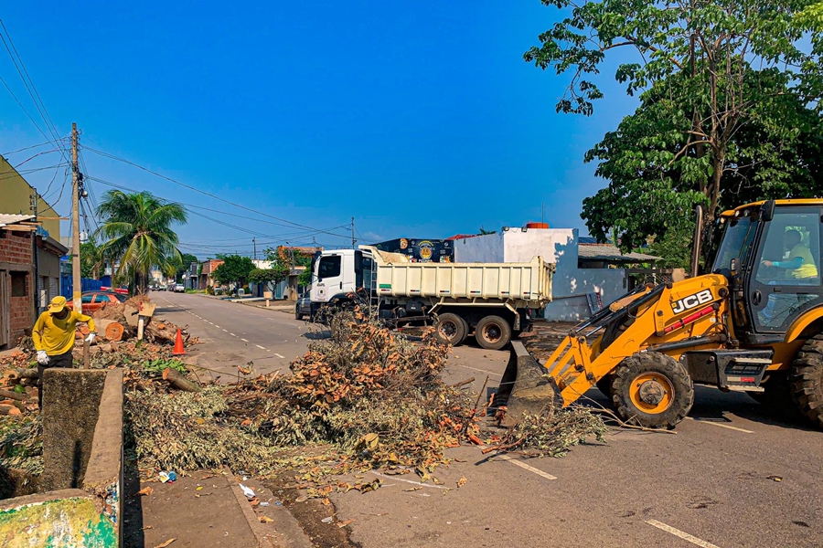 SERVIÇOS: Prefeitura realiza mutirão de limpeza em avenidas e bairros de Porto Velho