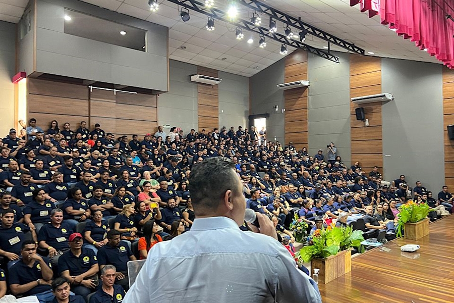 ISAQUE MACHADO: Vereador participa de treinamento para aprimorar transporte escolar