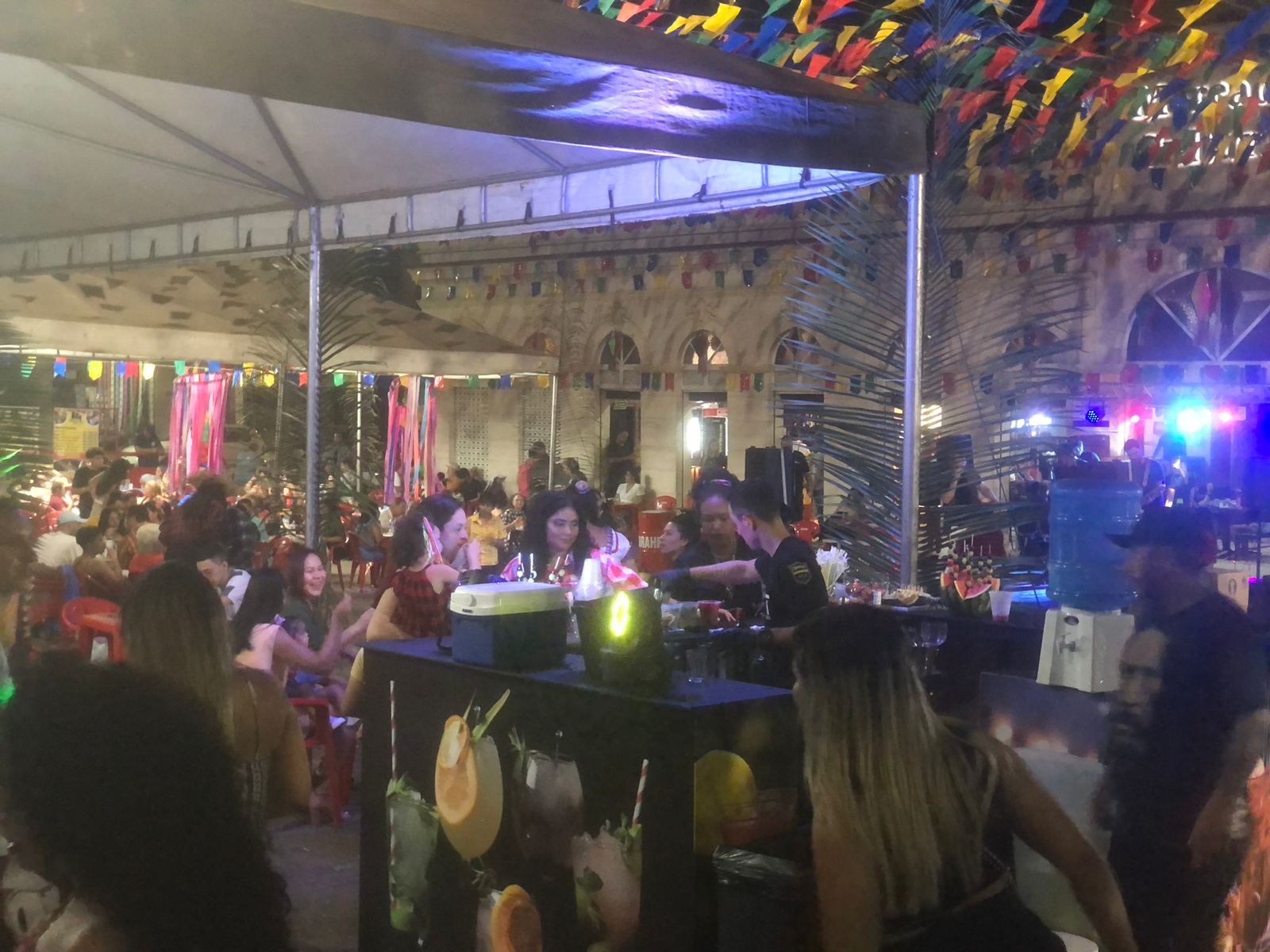 NOVIDADE - Vai ter a estreia do 'Domingo Forrozeiro de Verão' no Mercado Cultural 