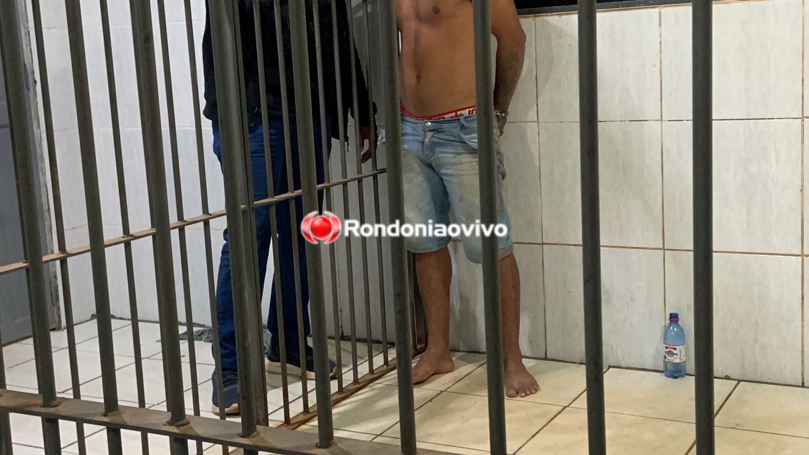 PRONTA RESPOSTA: Bandidos são presos com drogas, arma e objetos levados de casa de cabo da PM 