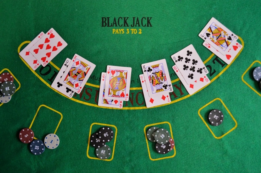 BLACKJACK: Como as políticas econômicas influenciam os pagamentos e as probabilidades 