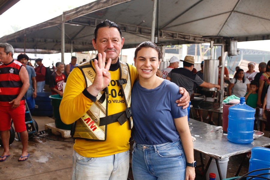 MARIANA CARVALHO: Motoristas de aplicativos e mototaxistas são atendidos no plano de governo 