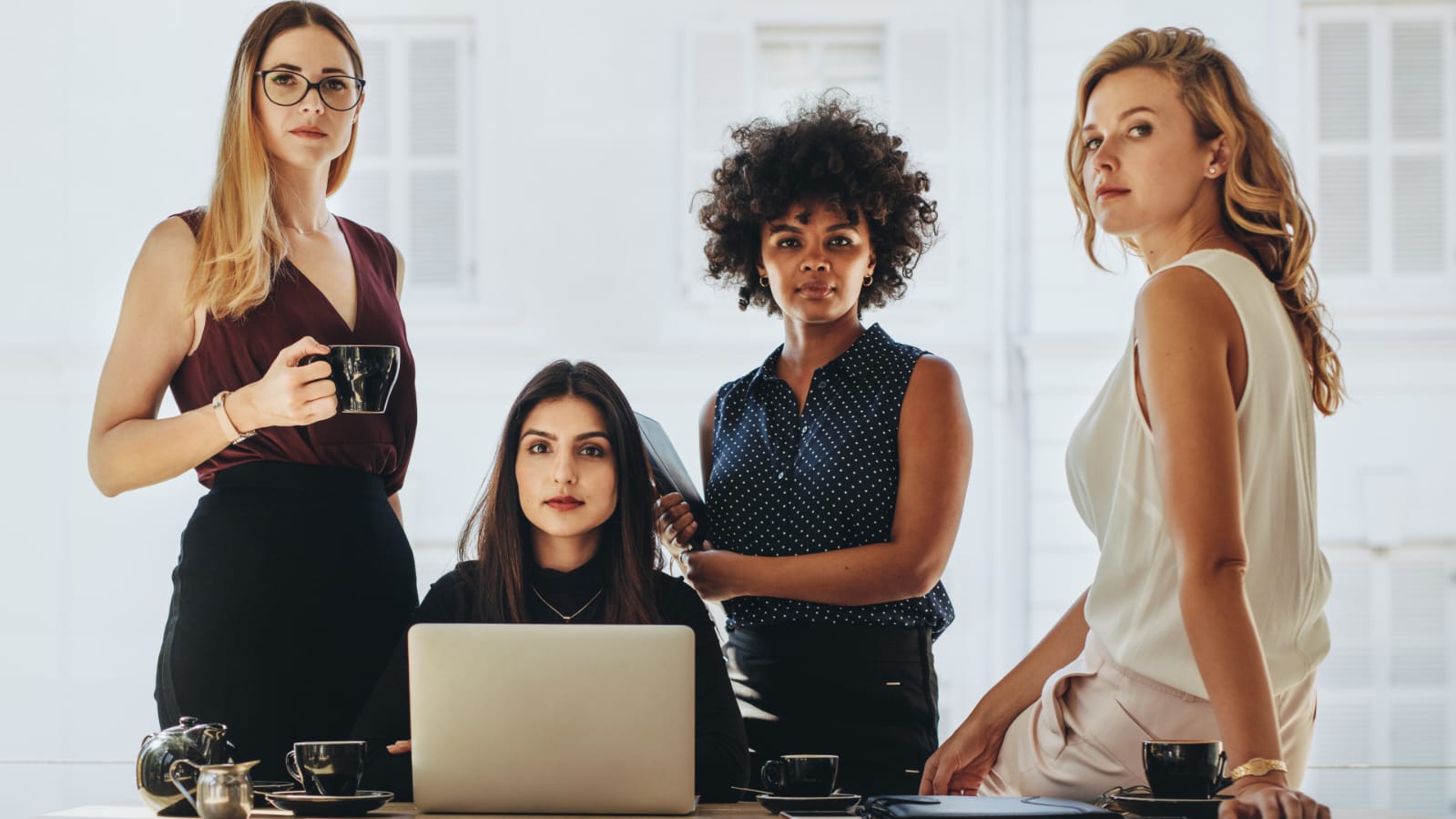 VAMOS CONVERSAR? Mulheres bem-sucedidas e suas escolhas amorosas - por Marcela Bomfim