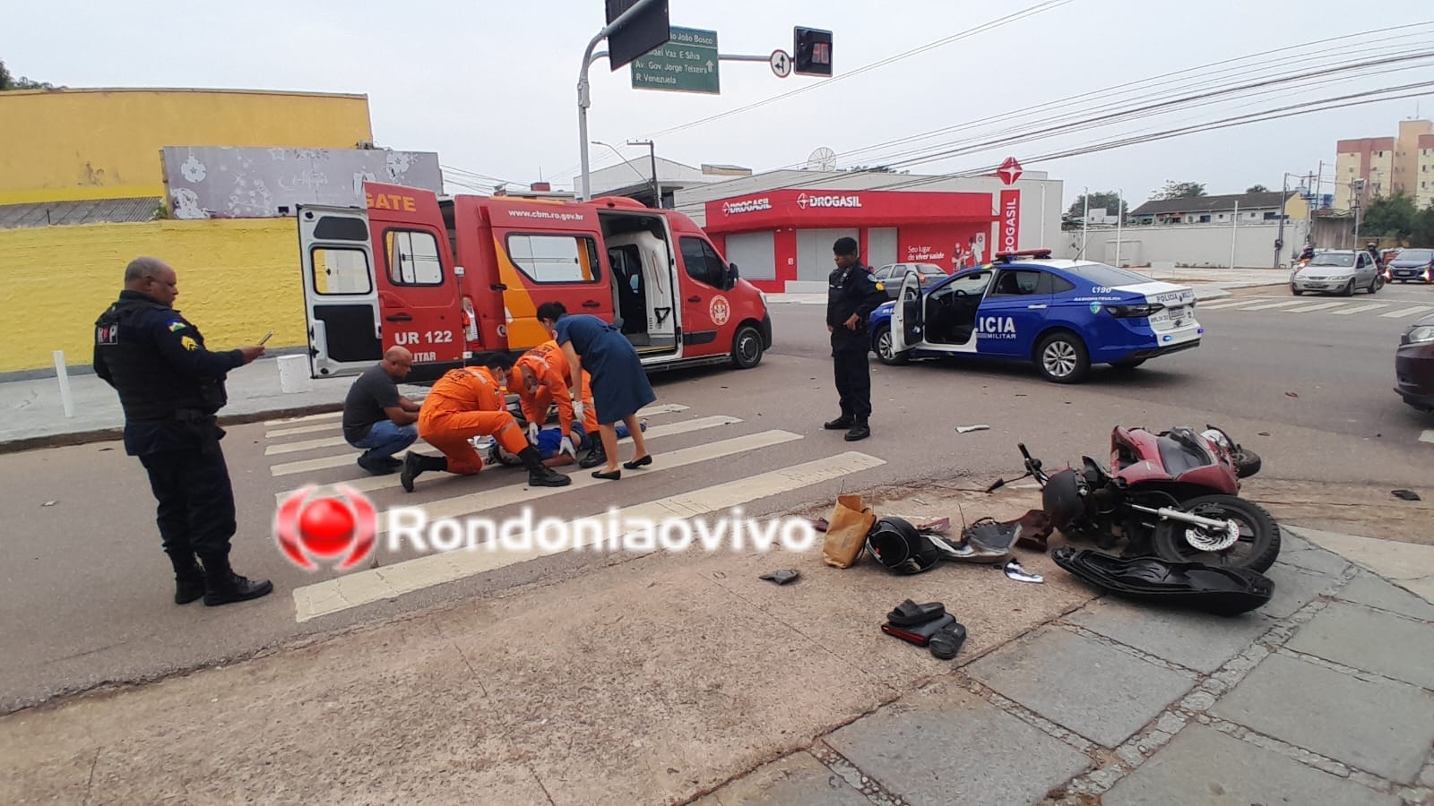 URGENTE: Mulher sofre grave acidente envolvendo moto e carro na Abunã 