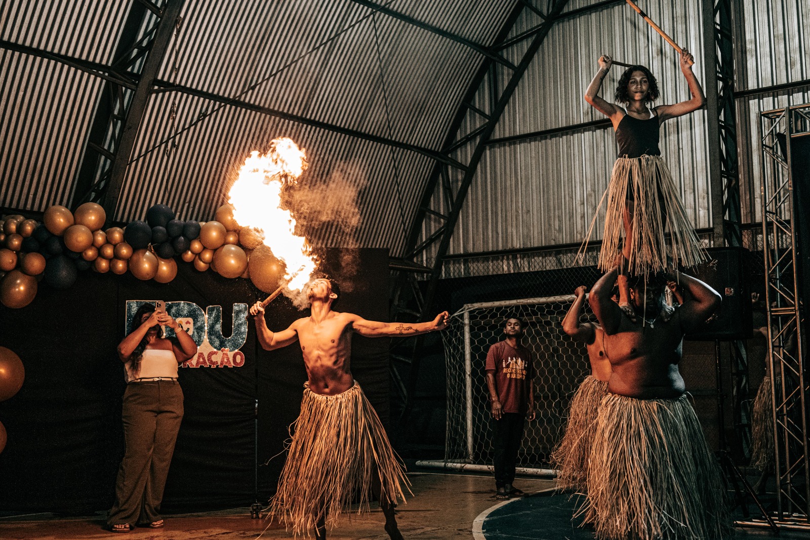 MACULELÊ: Espetáculo que promove inclusão e reconexão com as raízes afro-brasileiras emociona público