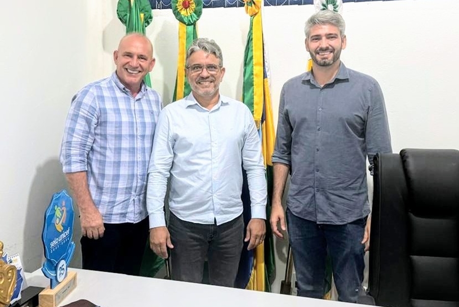 EZEQUIEL NEIVA: Deputado se reúne com prefeito de Cerejeiras para tratar de projetos 