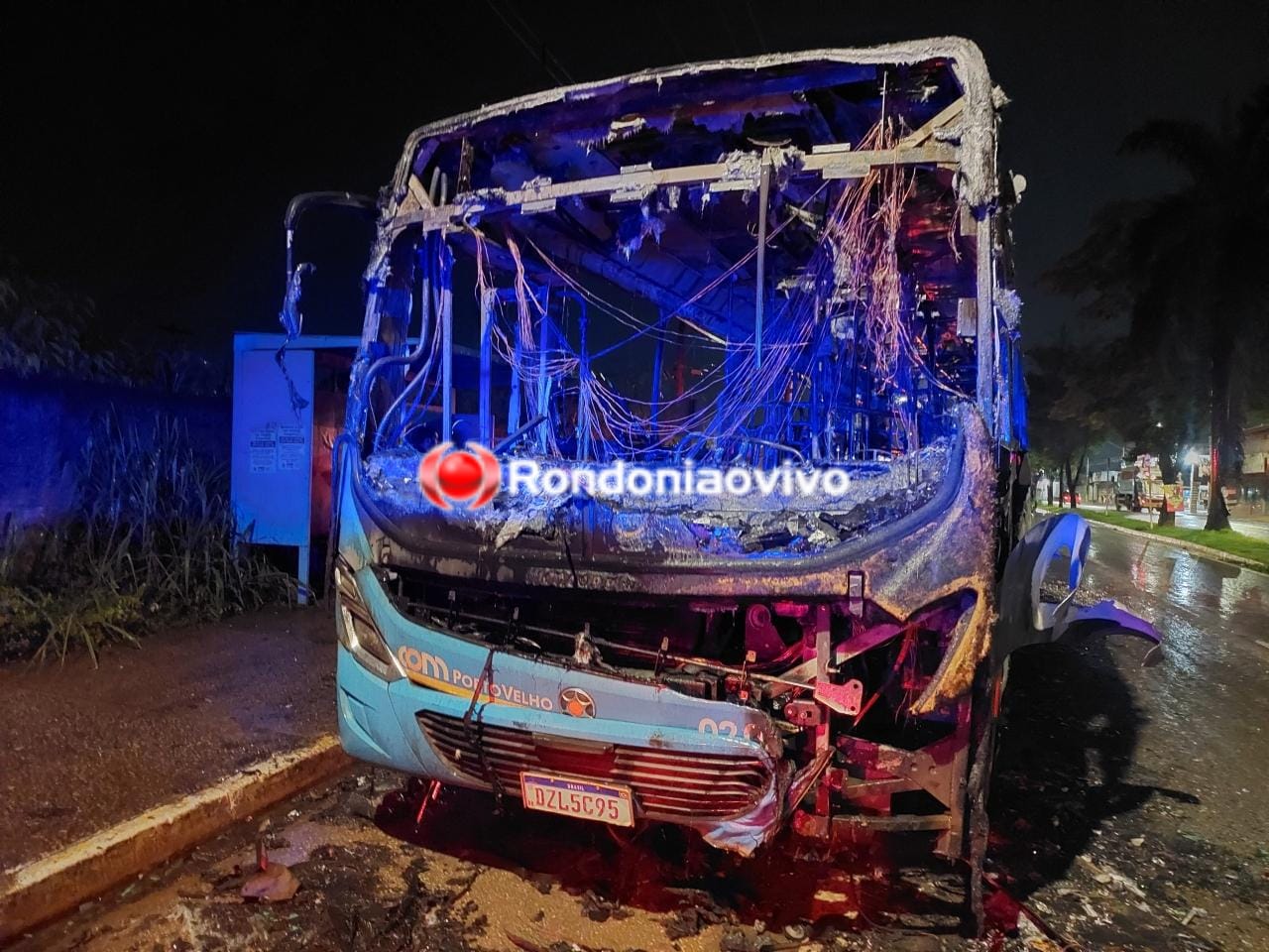 NA IMIGRANTES: Motorista é internado após sofrer queimaduras durante incêndio criminoso em ônibus 