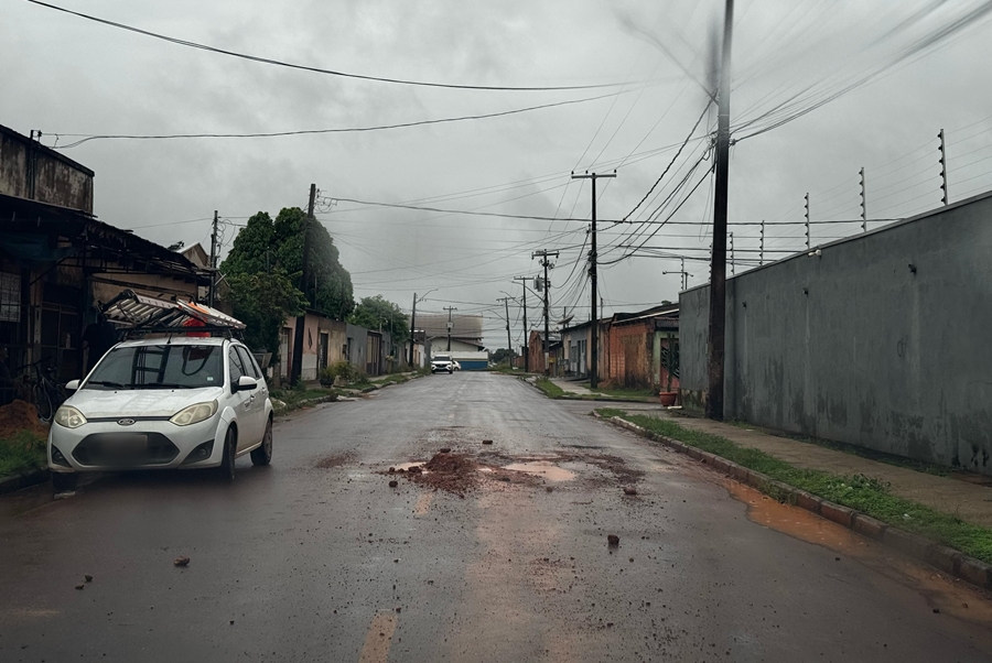 PORTO VELHO: Asfalto recente no bairro Igarapé já apresenta buracos 