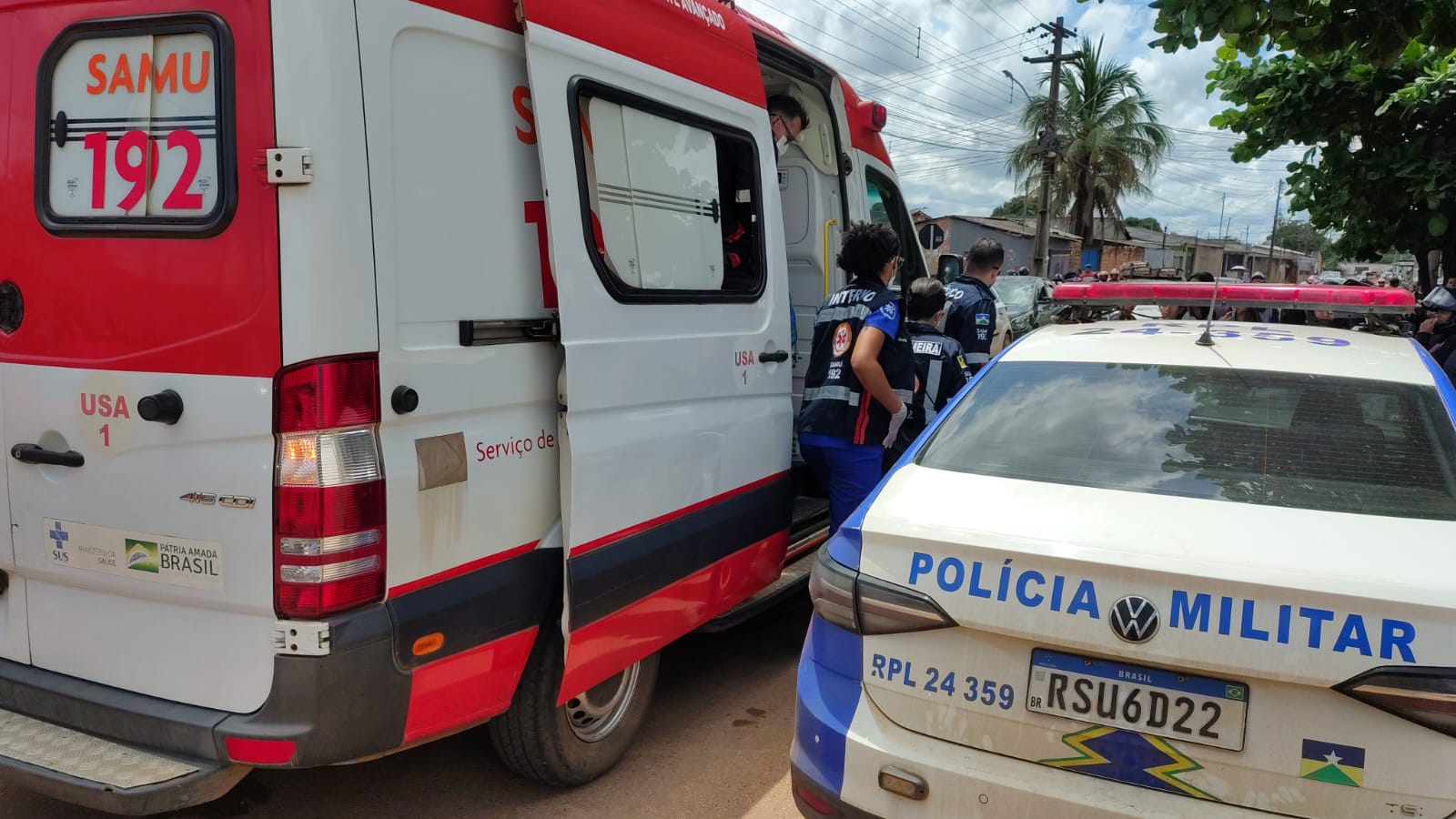 URGENTE: Jovem sofre tentativa de latrocínio e pede socorro na frente de escola 