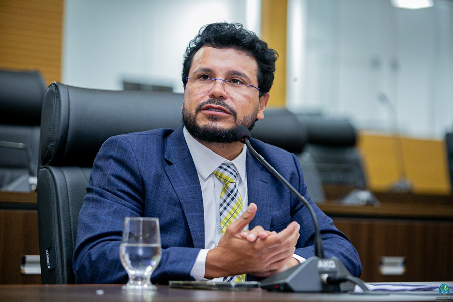 MARCELO CRUZ: Deputado pede suspensão de contrato de R$ 500 M para terceirização da saúde