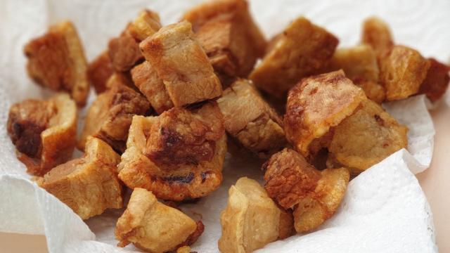 IGUAL DE BOTECO: Torresmo na panela de pressão de um jeito mais fácil  