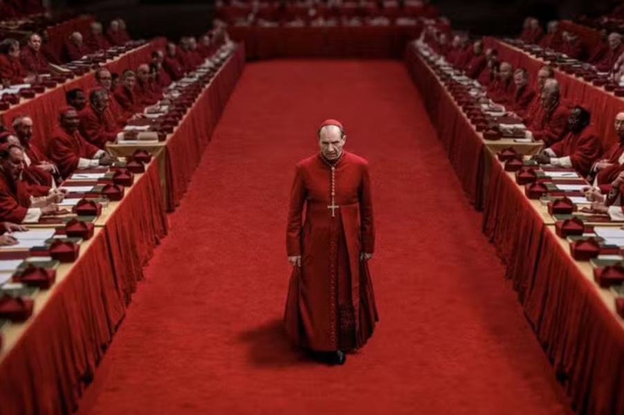 CONCLAVE: Segredos obscuros, disputas políticas e vaidades na escolha do papa - Por Marcos Souza 