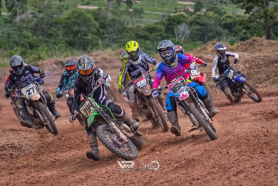 EXPLODIU: Abertura do Estadual de Motocross em Cacoal teve mais de 300 pilotos inscritos 
