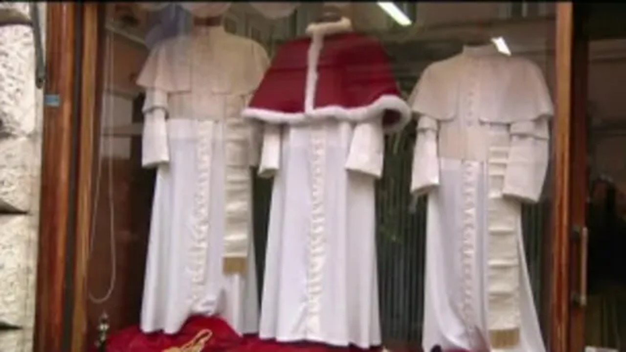 TRAGE PADRÃO: Vestimenta do novo Papa já está pronta em três tamanhos  