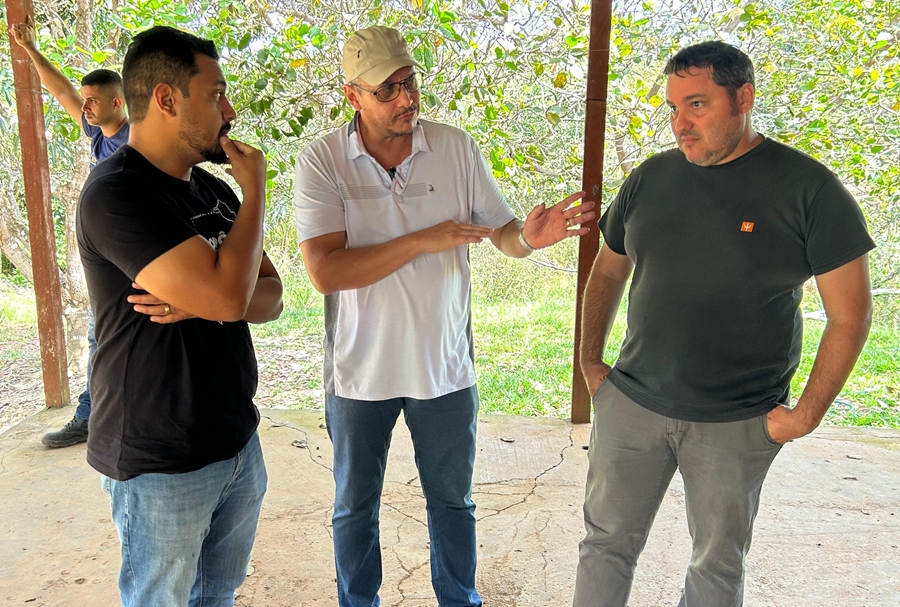 DR. GILBER: Vereador se reúne com moradores para discutir melhorias na infraestrutura local