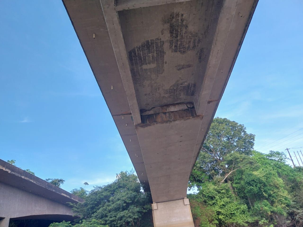CANDEIAS DO JAMARI: Obras em pontes da BR-364 continuam com operação pare e siga