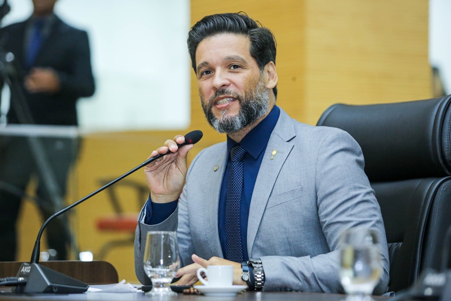 RODRIGO CAMARGO: Deputado solicita reparos urgentes nas centrais do Corpo de Bombeiros