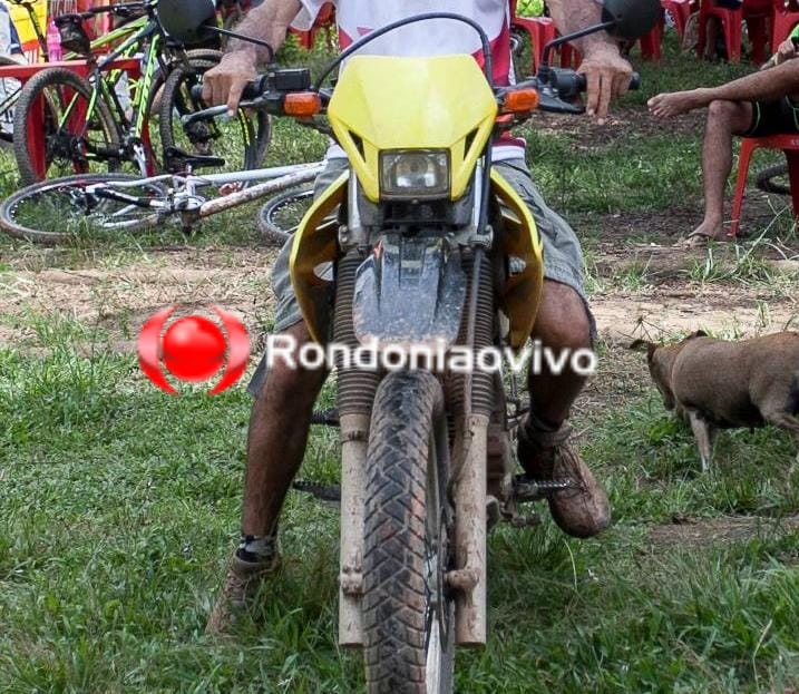 DENUNCIE: Motocicleta Tornado é furtada em frente de loja na região Central 