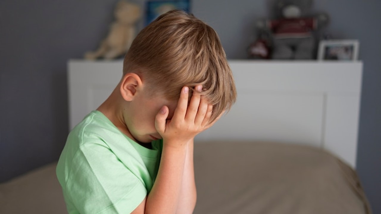 DESPREZO: Infância negligenciada ou traumática pode levar ao medo de ser amado 