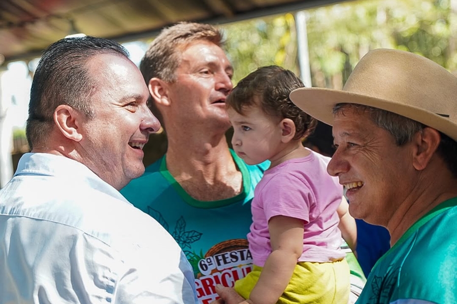 LUIS DO HOSPITAL: Deputado prestigia 6ª Festa da Agricultura Familiar em Theobroma
