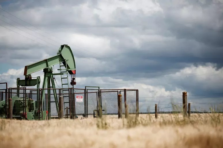 PREÇOS: Petróleo sobe com investidores avaliando ataques dos EUA ao Irã 