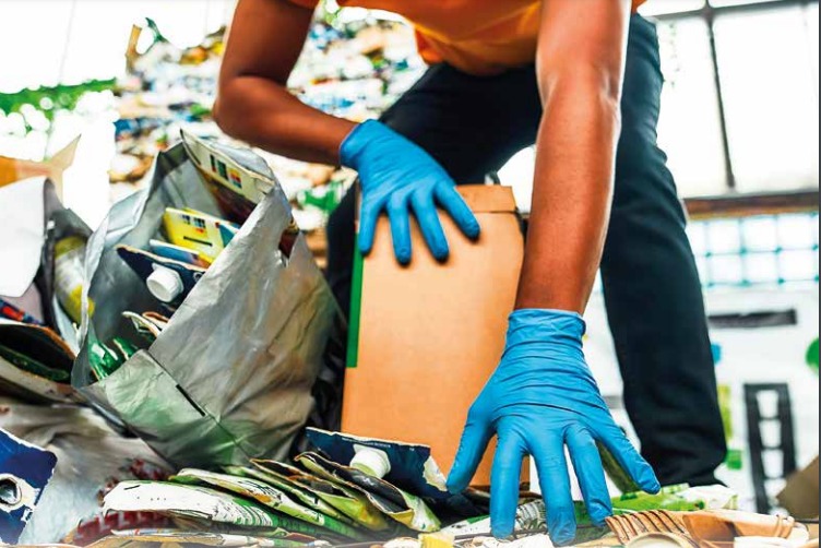 SUSTENTABILIDADE AMBIENTAL: “Catadores de resíduos sólidos estão esquecidos há muito tempo”, diz Tenente Pereira