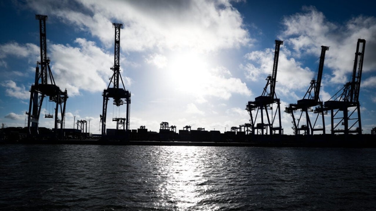 FAZENDO ESTOQUE: Importadores de café correm contra o relógio nos EUA 