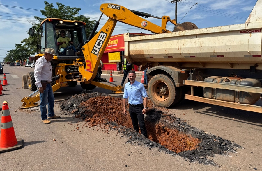 FIM DO SOFRIMENTO: Prefeitura faz drenagem no cruzamento das avenidas Mamoré e Vieira Caúla