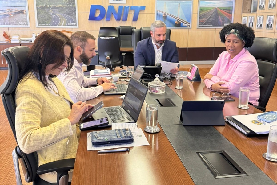 SILVIA CRISTINA: Deputada solicita viaduto no acesso do Bairro Novo e da Estrada dos Periquitos