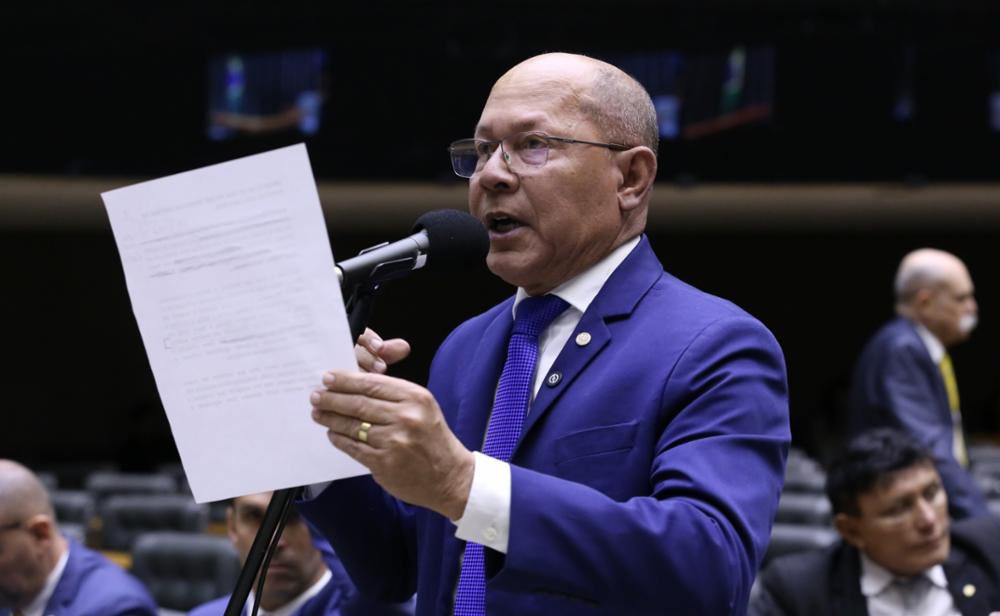 CHRISÓSTOMO: Deputado critica decisão de Moraes sobre Bolsonaro e pede prisão domiciliar