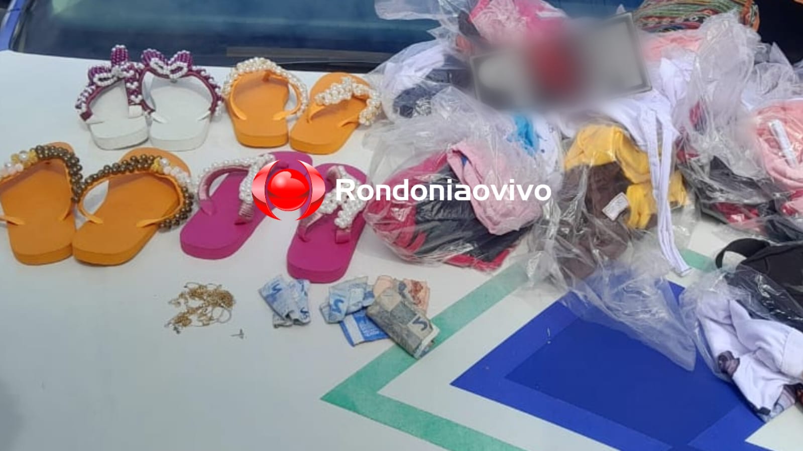 NO CENTRO: Homem foge e deixa para trás várias mercadorias furtadas em loja 