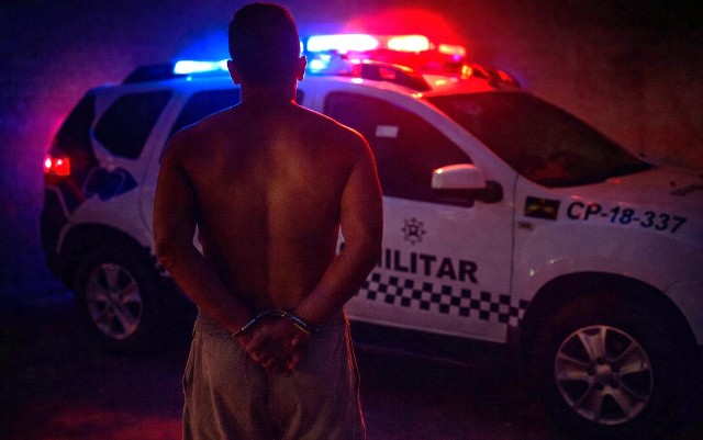 EM VILHENA: Homem é preso após denúncia de uso de menores no tráfico durante festas