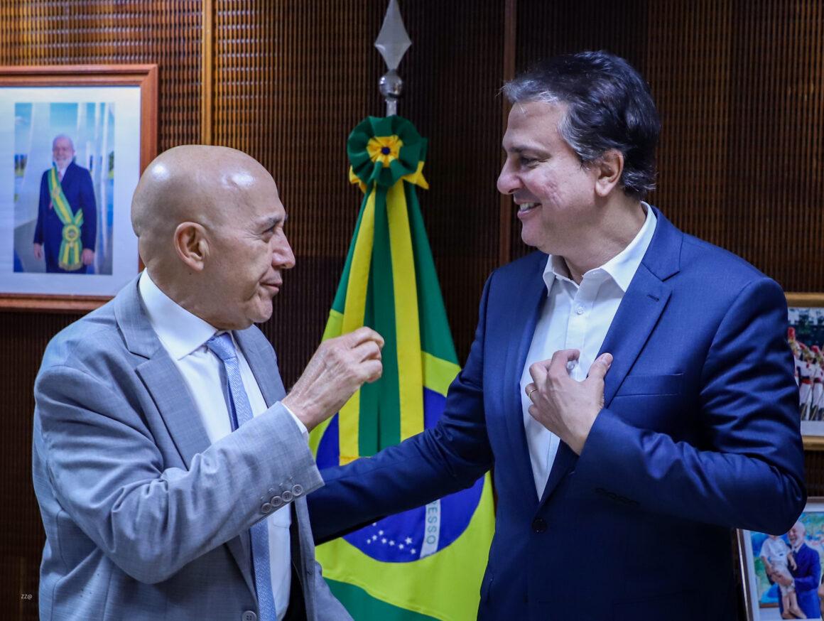 CONFÚCIO MOURA: Laboratório de informática é entregue e pavimentação avança em Cacaulândia