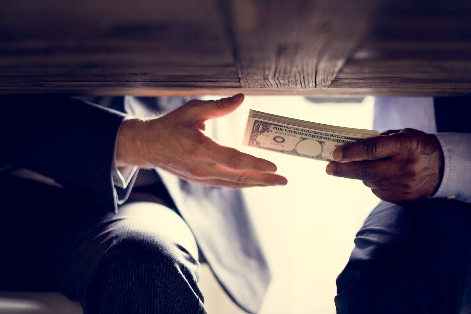 DE OLHO NAS EMENDAS: Jovem cria sistema que cruza dados e fiscaliza políticos suspeitos de corrupção 