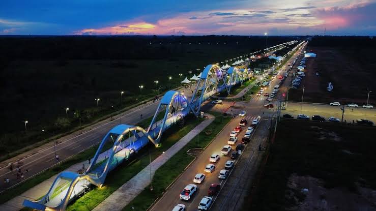 ESPAÇO ALTERNATIVO: Criminosos em carro roubam celulares de dois jovens 