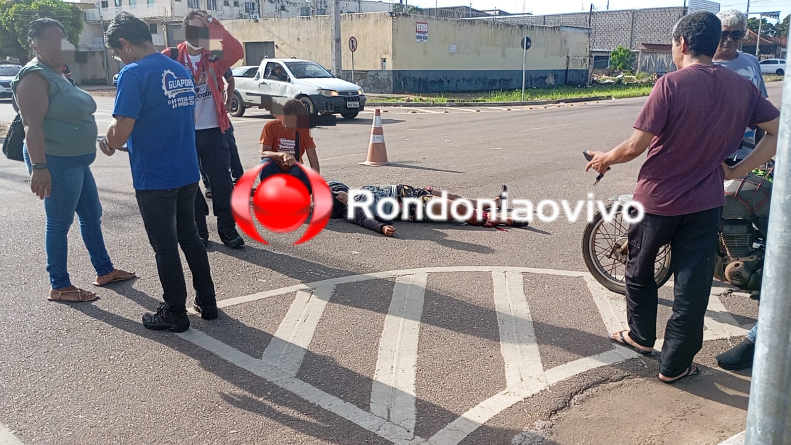 URGENTE: Motociclista tem perna dilacerada em acidente; Causador fugiu