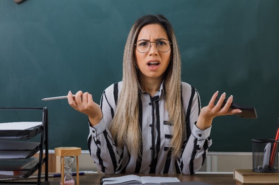 OFENSIVAS: Pessoas mal-educadas usam essas oito frases em suas conversas sem perceber 