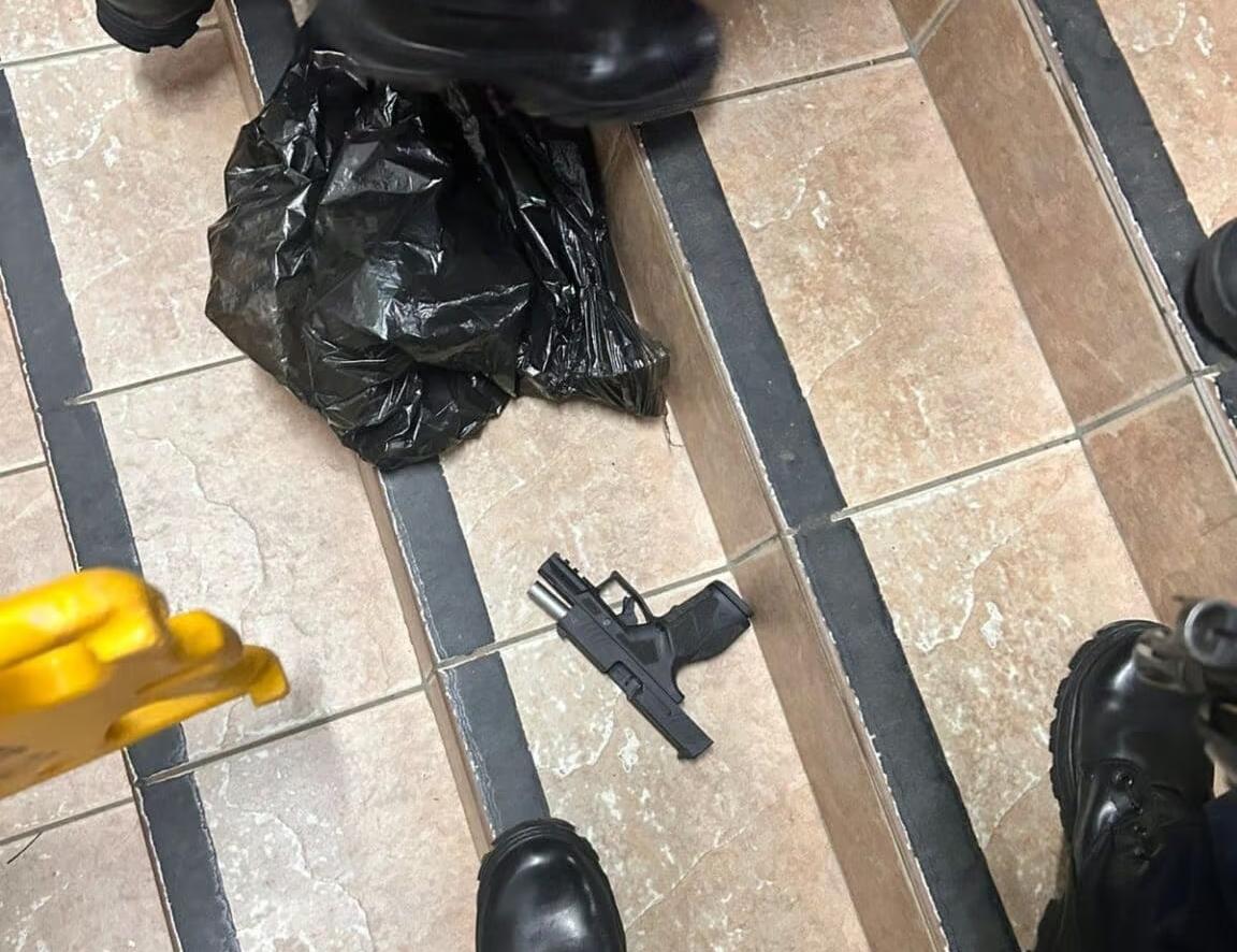 TIROS: Aluno invade escola e deixa mortos e feridos  durante ataque