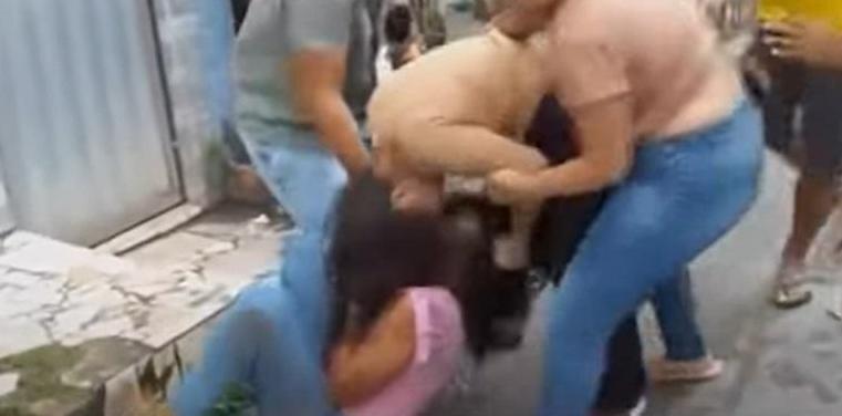 RIVALIDADE: Jovem tem casa invadida e é espancada por duas mulheres