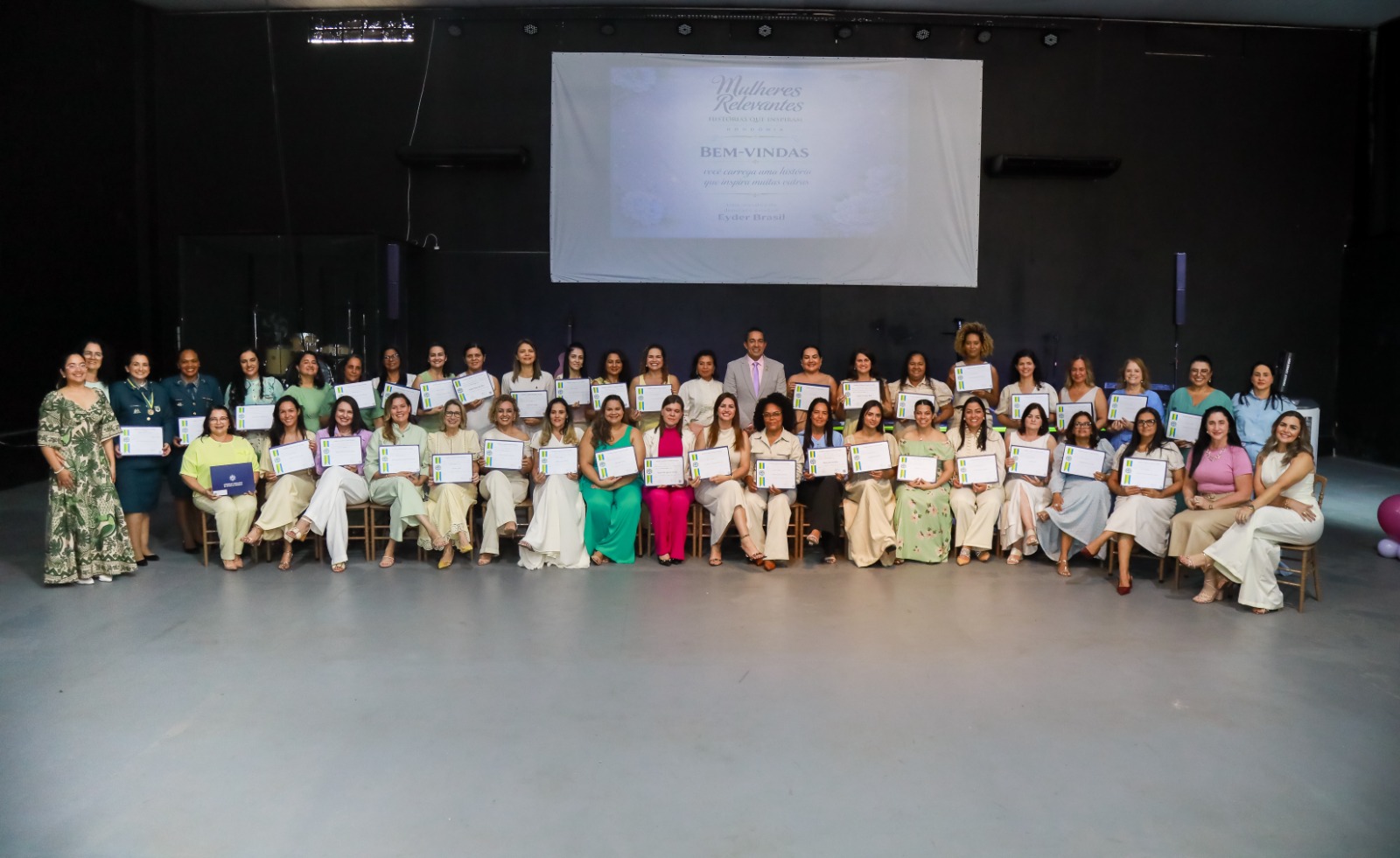 EYDER BRASIL : Deputado homenageia cerca de 50 mulheres no Projeto Mulheres Relevantes
